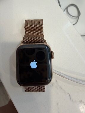 Apple Watch Series 4 Gold Tone w/ Milanese Band – Elegant | Priced to Sell